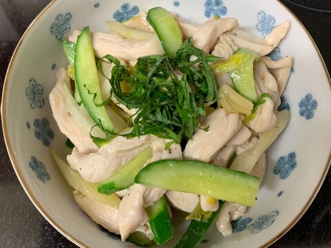 鶏胸肉でヘルシー♪胡瓜とセロリの炒め物